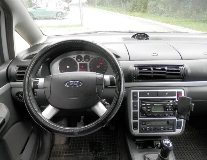 Ford Galaxy 17