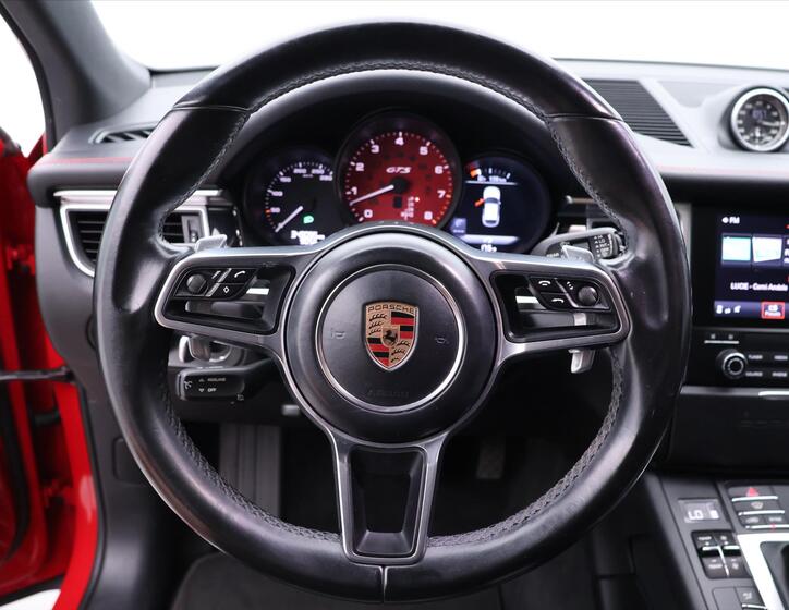 Porsche Macan 21