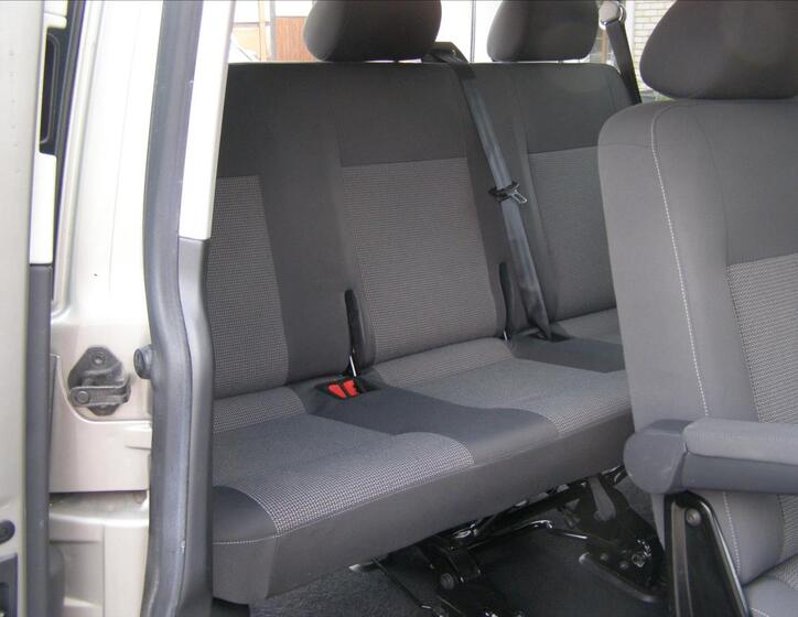 Volkswagen Caravelle 17