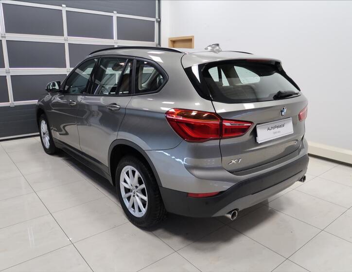 BMW X1 6