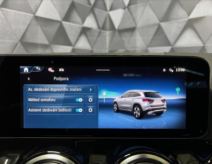 Mercedes-Benz GLA 20