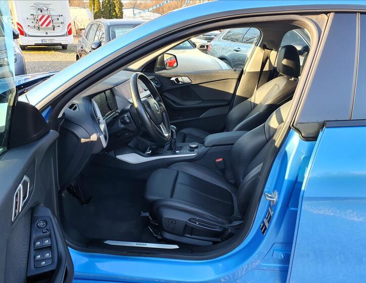 BMW Řada 2 8