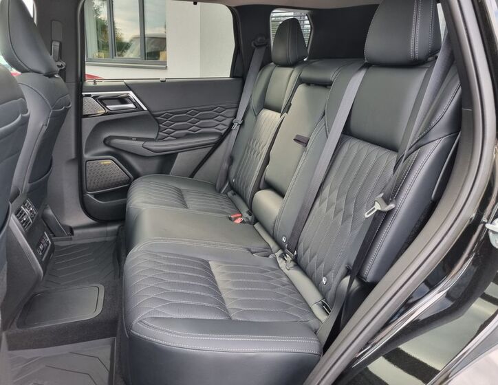 Mitsubishi Outlander 12