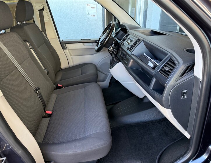 Volkswagen Caravelle 12