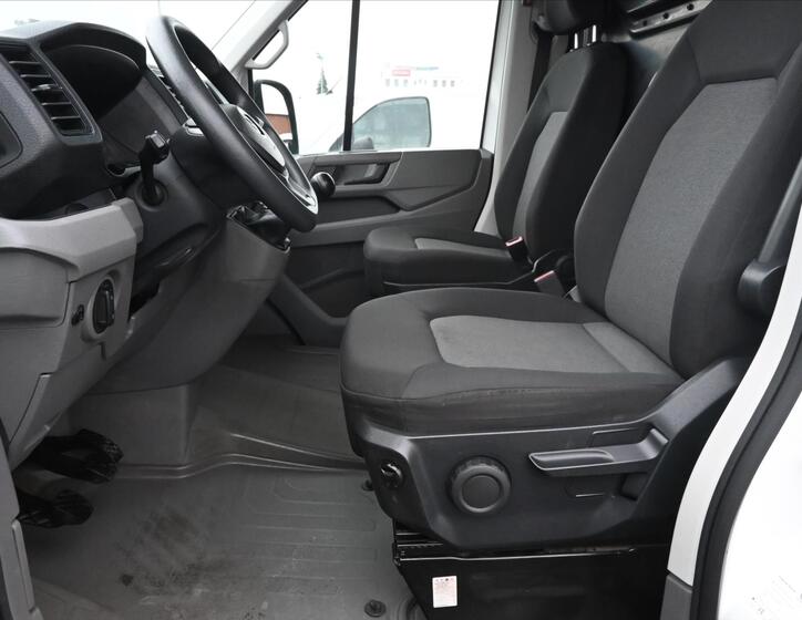 Volkswagen Crafter 9