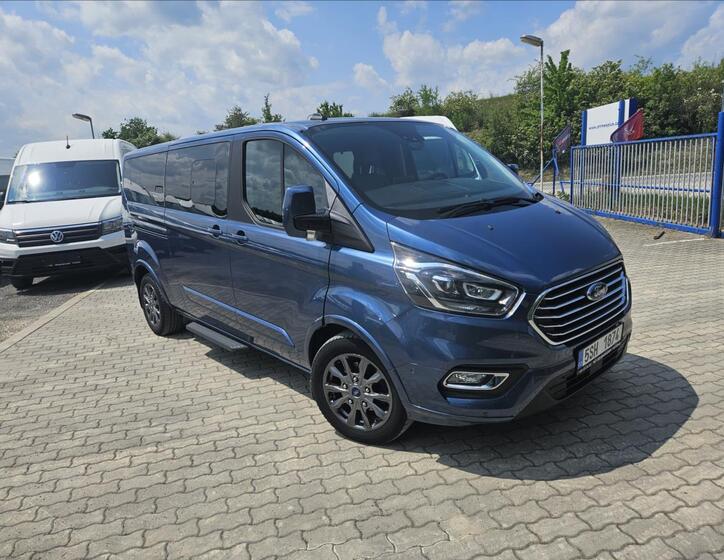 Ford Tourneo Custom 2