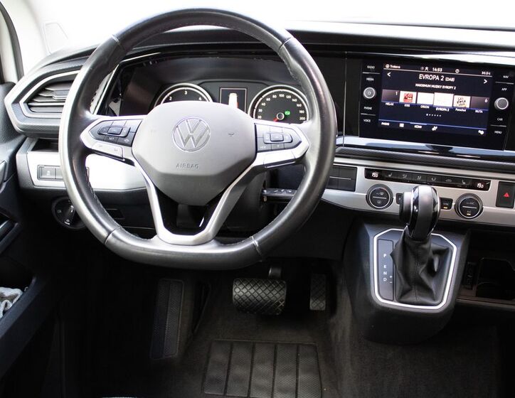 Volkswagen Multivan 10