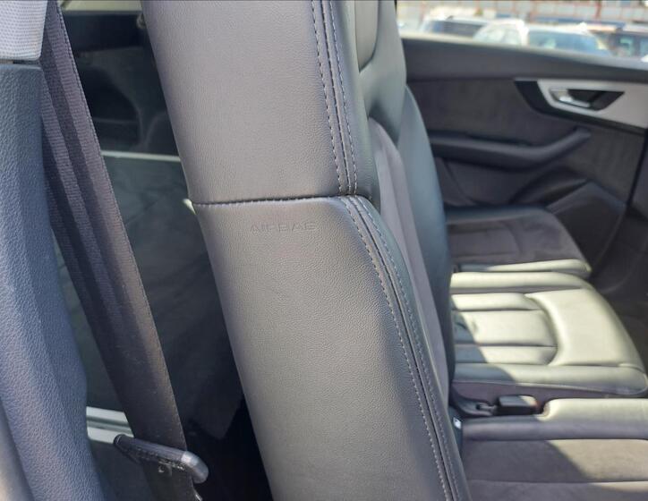 Audi Q7 22