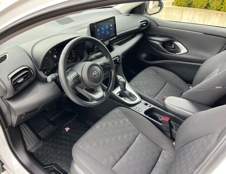 Toyota Yaris 14