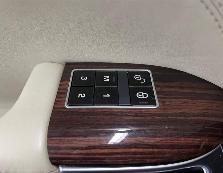 Land Rover Range Rover 25