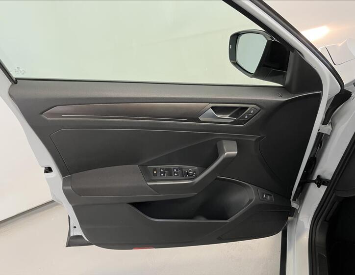 Volkswagen T-Roc 25
