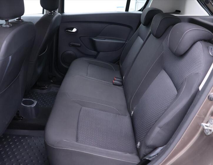 Dacia Sandero 15