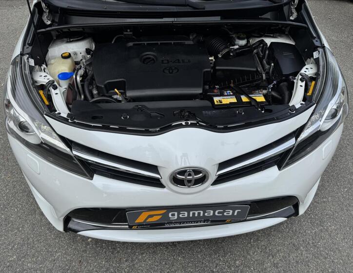Toyota Verso 27