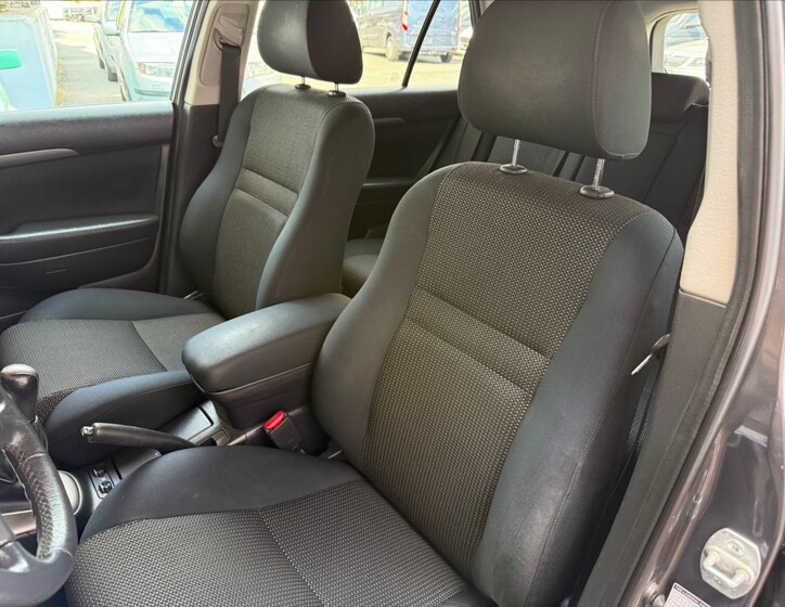 Toyota Avensis 10