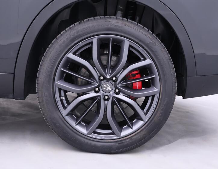 Maserati Levante 36