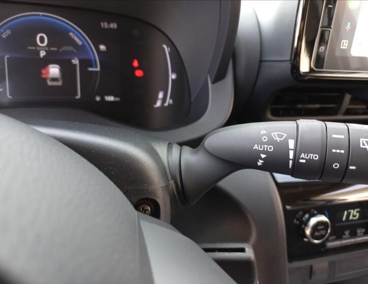 Toyota Yaris Cross 17