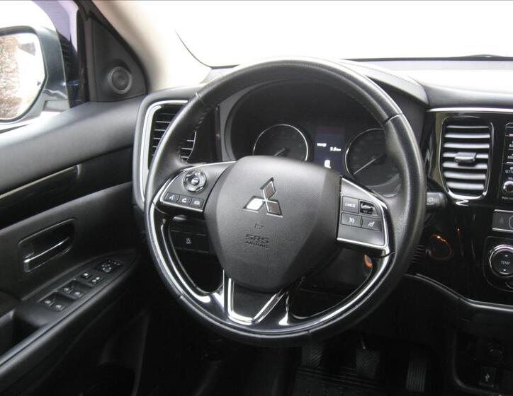 Mitsubishi Outlander 22