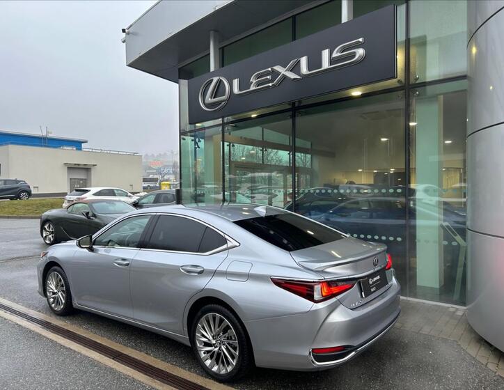 Lexus ES 300h 3