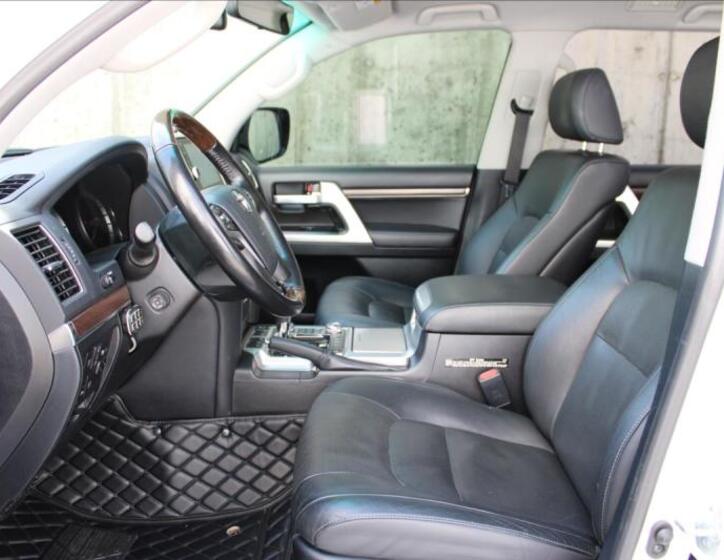 Toyota Land Cruiser 12