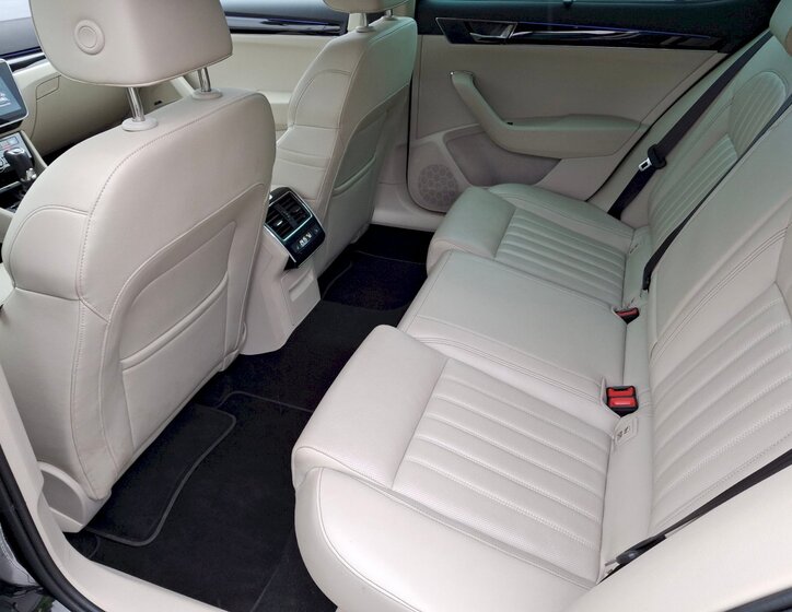 Škoda Superb 9