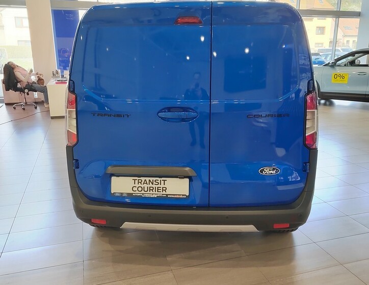 Ford Transit Courier 7