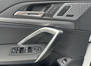 BMW iX1 13