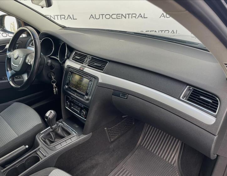 Škoda Superb 18