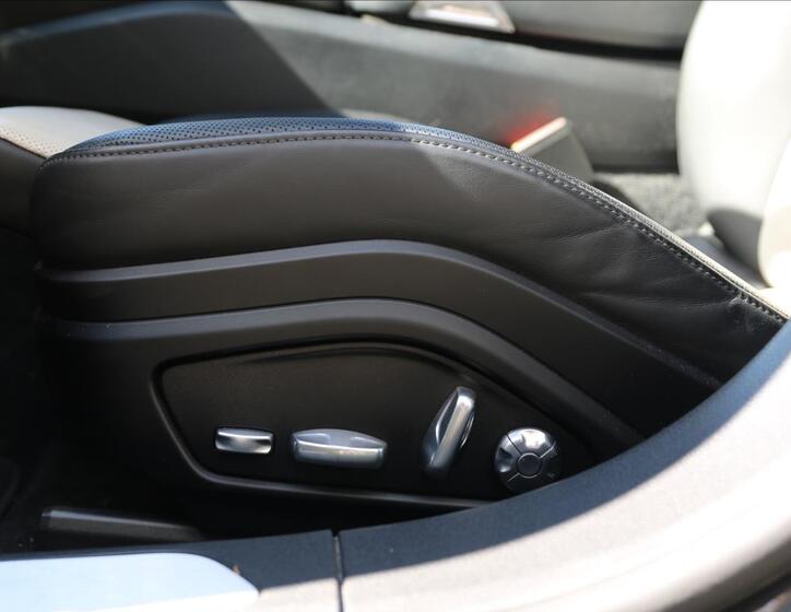 Porsche Panamera 26