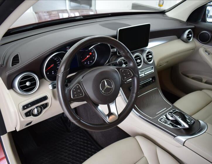 Mercedes-Benz GLC 9