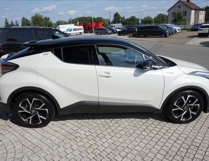 Toyota C-HR 3