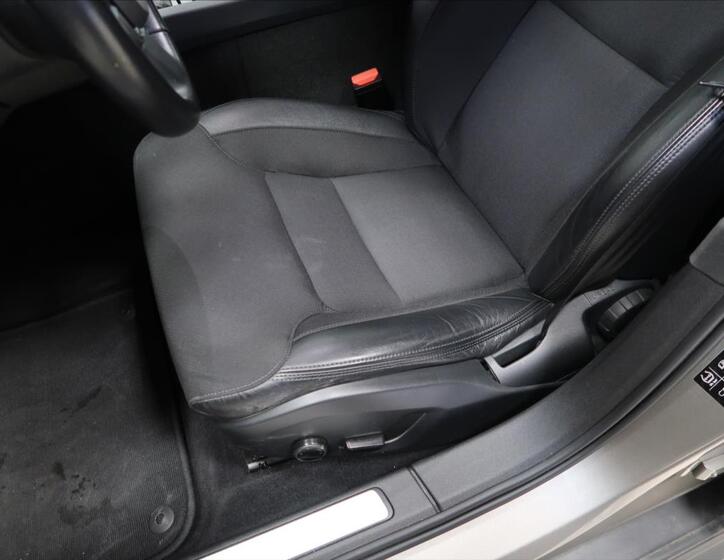 Volvo V60 25