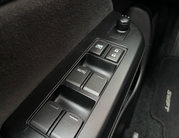 Suzuki Swift 21