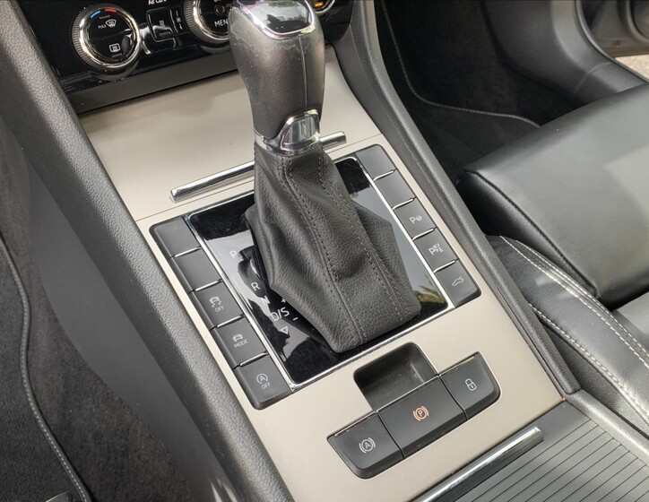 Škoda Superb 12