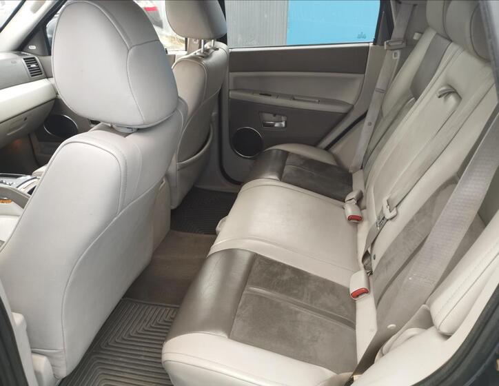 Jeep Grand Cherokee 9