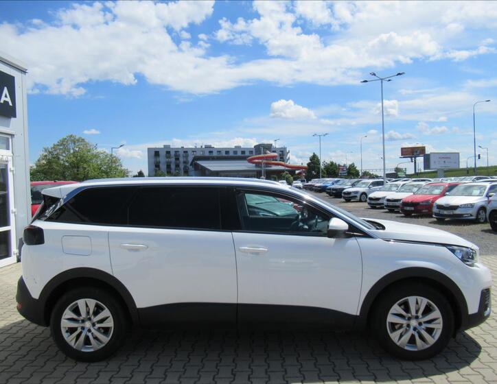 Peugeot 5008 8