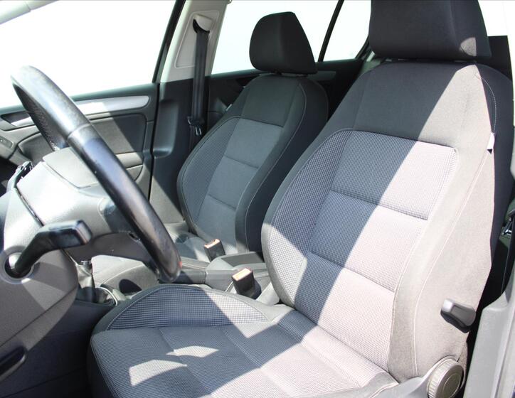 Volkswagen Golf 9