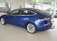 Tesla Model 3 8