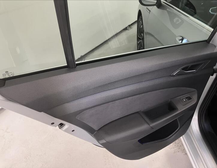 Volkswagen Golf 23