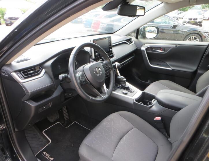 Toyota RAV4 13