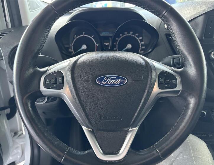 Ford Tourneo Courier 13