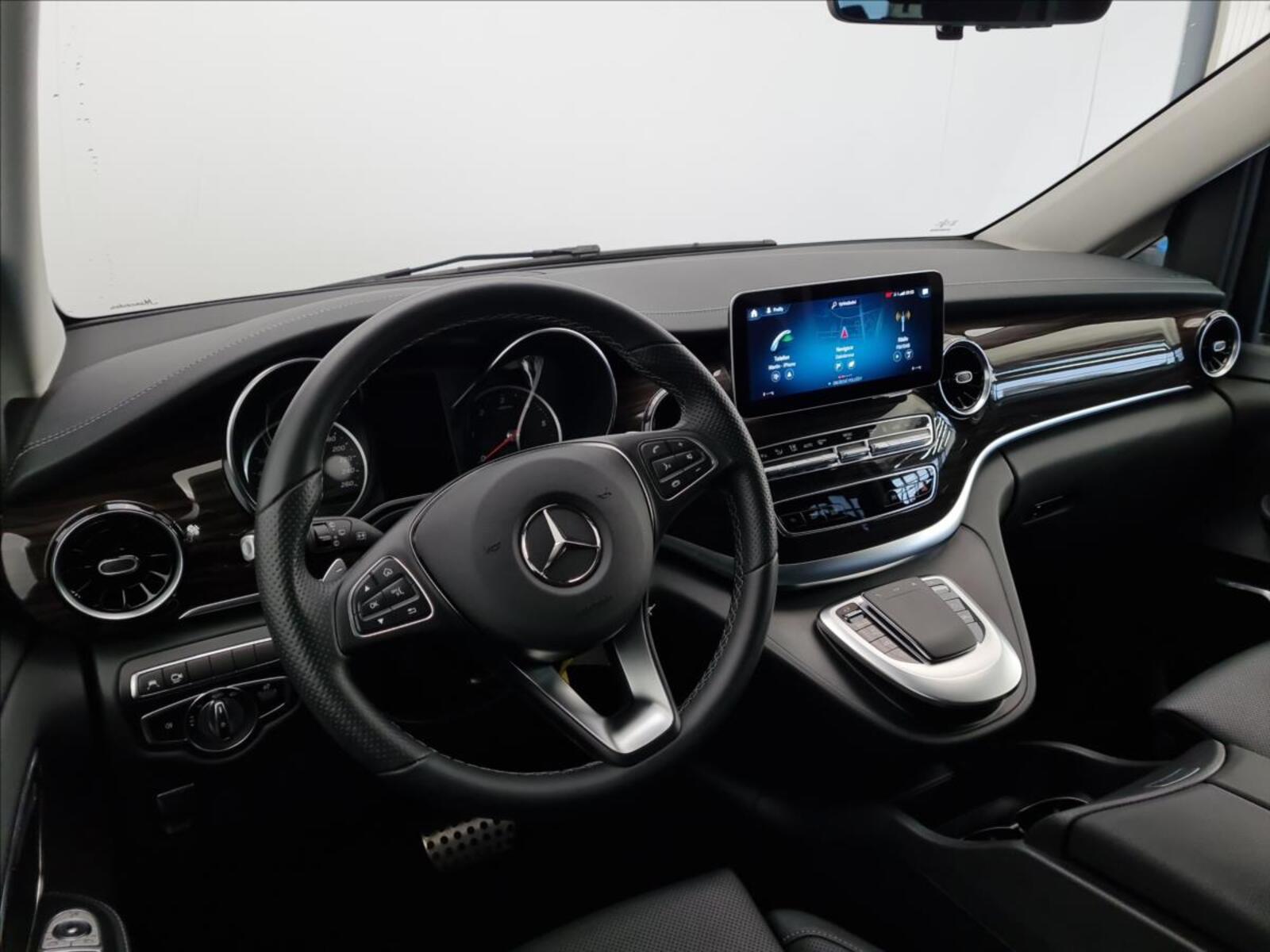 Mercedes-Benz Třídy V 9