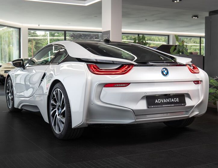BMW i8 4