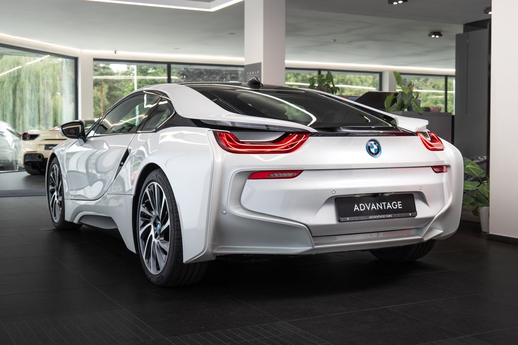 BMW i8