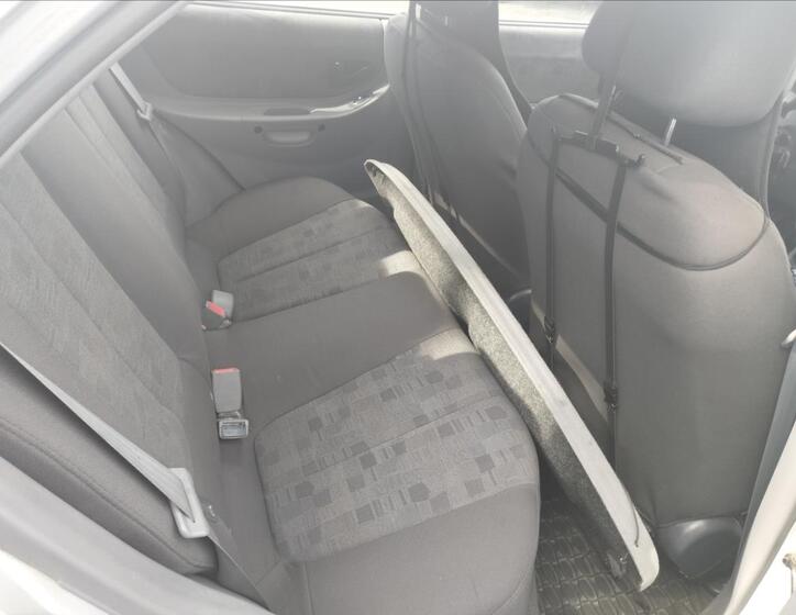 Hyundai Accent 9
