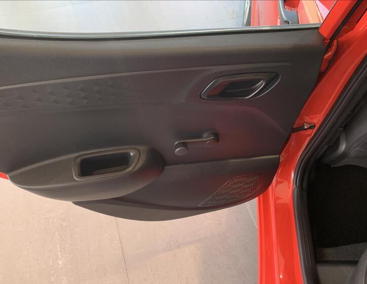 Hyundai i10 12