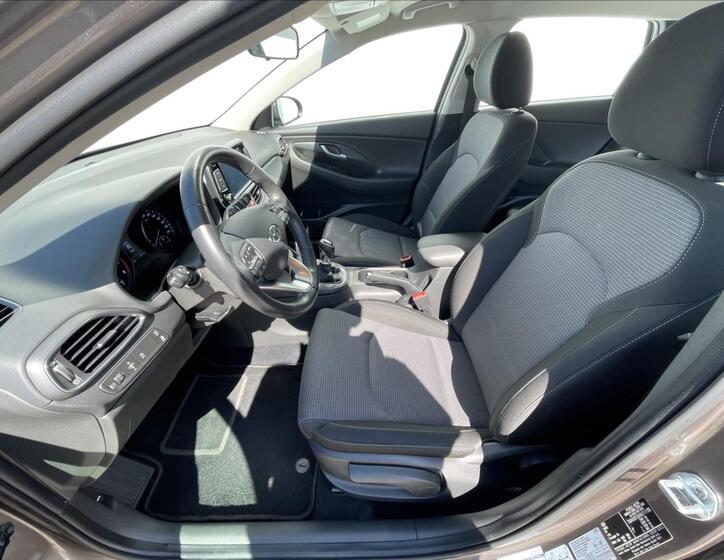 Hyundai i30 4
