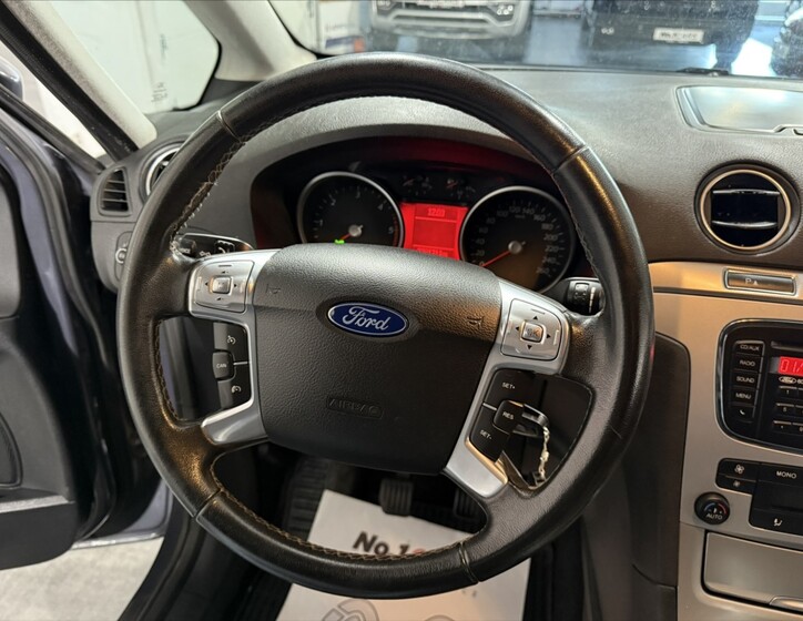 Ford Galaxy 8