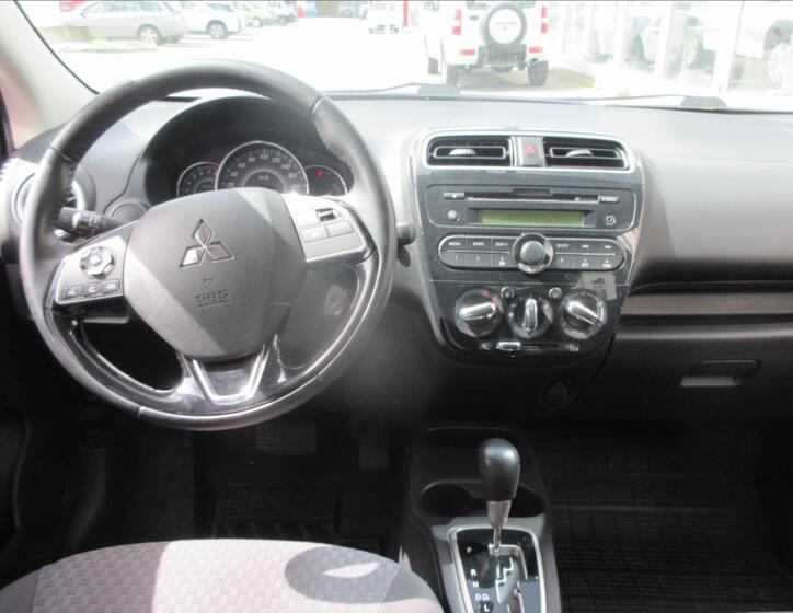 Mitsubishi Space 7