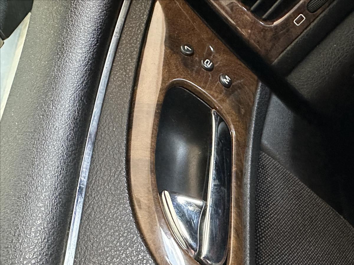 Peugeot 607