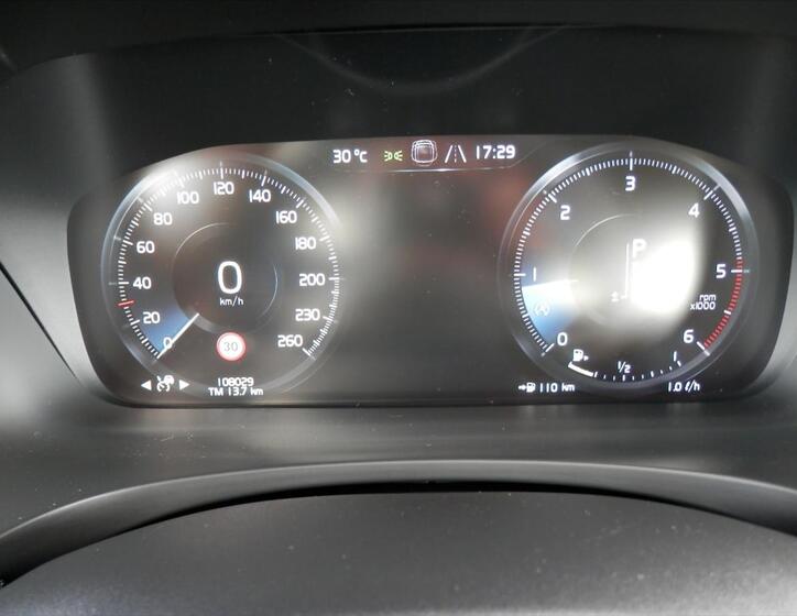 Volvo V90 19